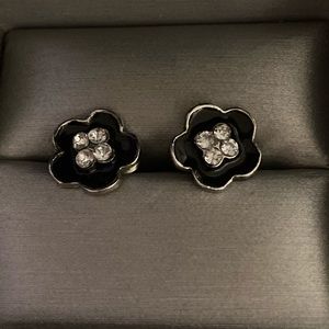 Black flower earrings